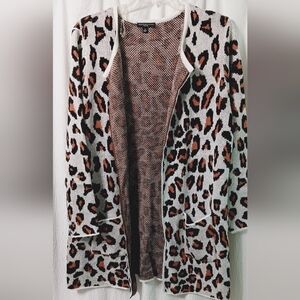 SIGNATURE  STUDIO GRAY ANIMAL PRINT LONG-SLEEVE CARDIGAN SIZE XL